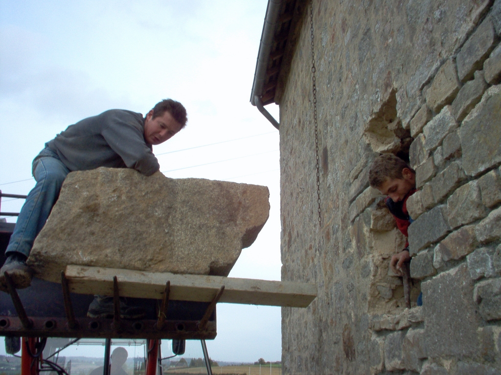 20051107 LE MENAGE Chimney 40.jpg